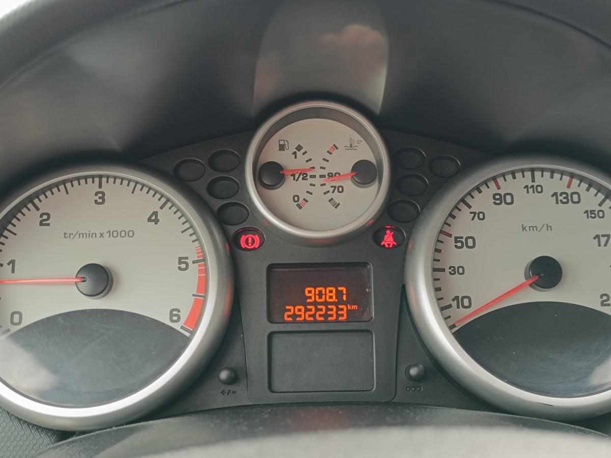 peugeot-207-1-4-hdi-2009-diesel-1398cc