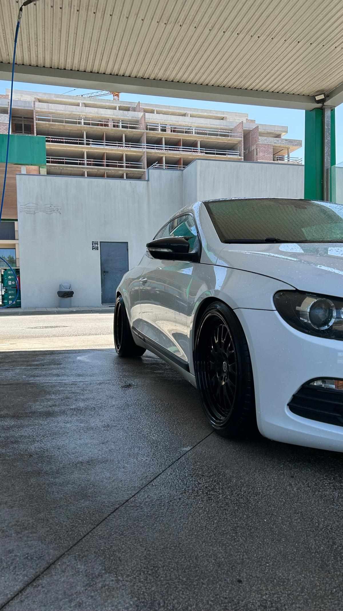 volkswagen-scirocco-2-0-tdi-2010-diesel-1968cc