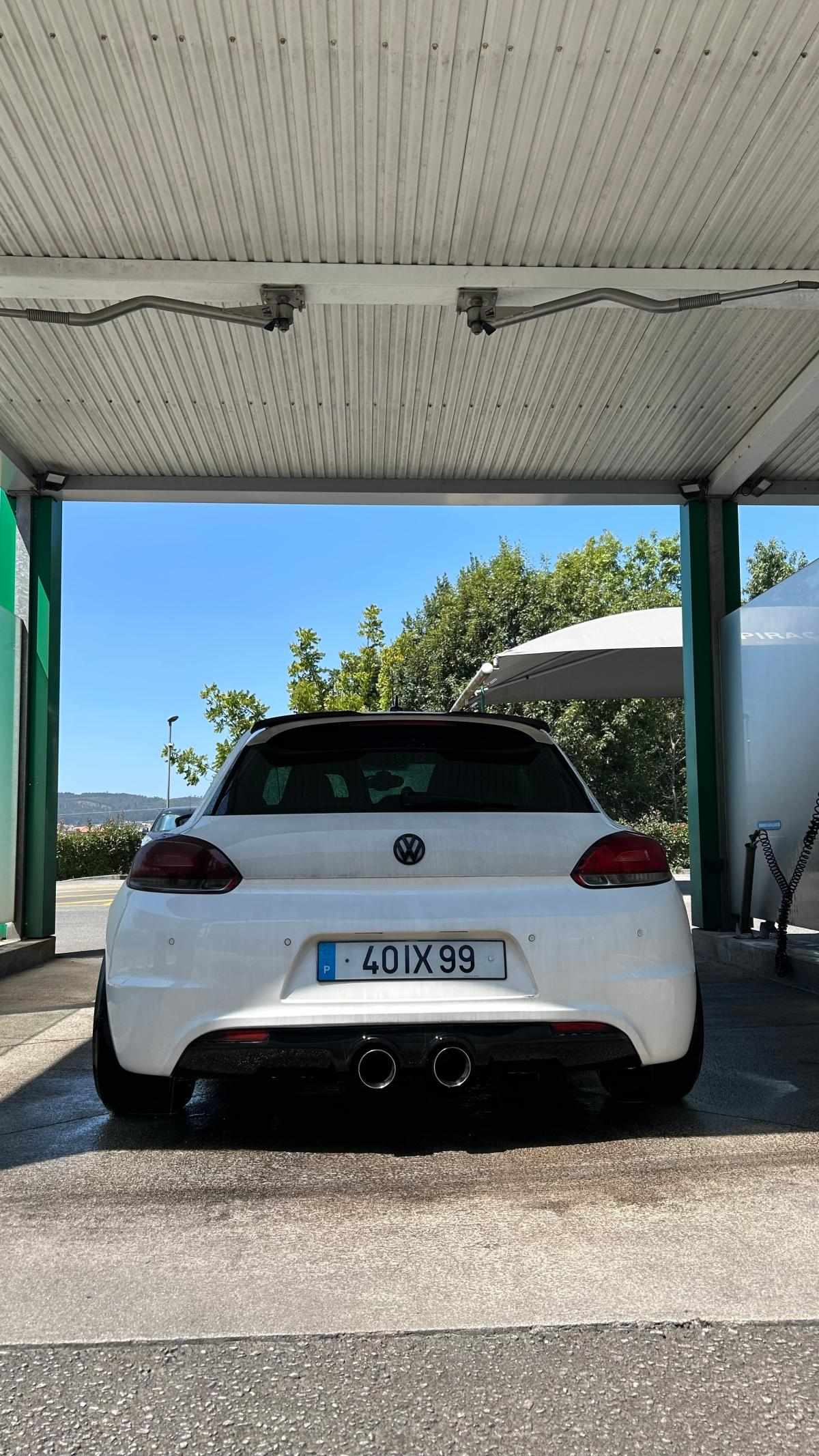 volkswagen-scirocco-2-0-tdi-2010-diesel-1968cc