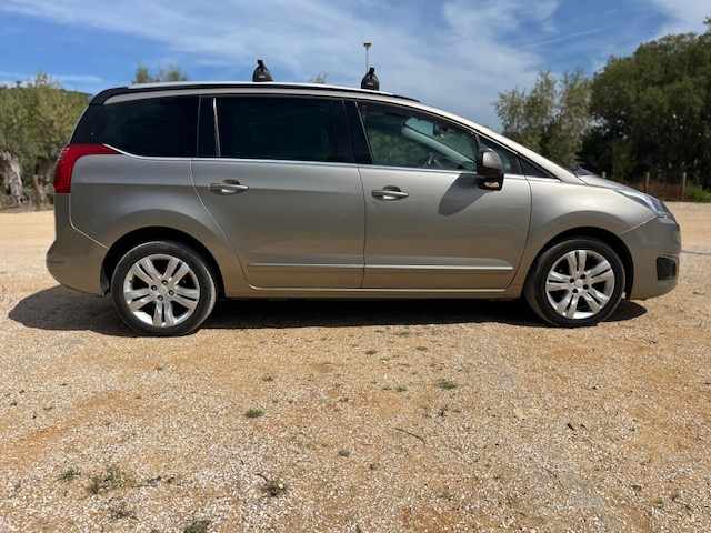 peugeot-5008-1-6-hdi-fap-2014-diesel-1560cc