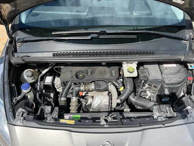 peugeot-5008-1-6-hdi-fap-2014-diesel-1560cc
