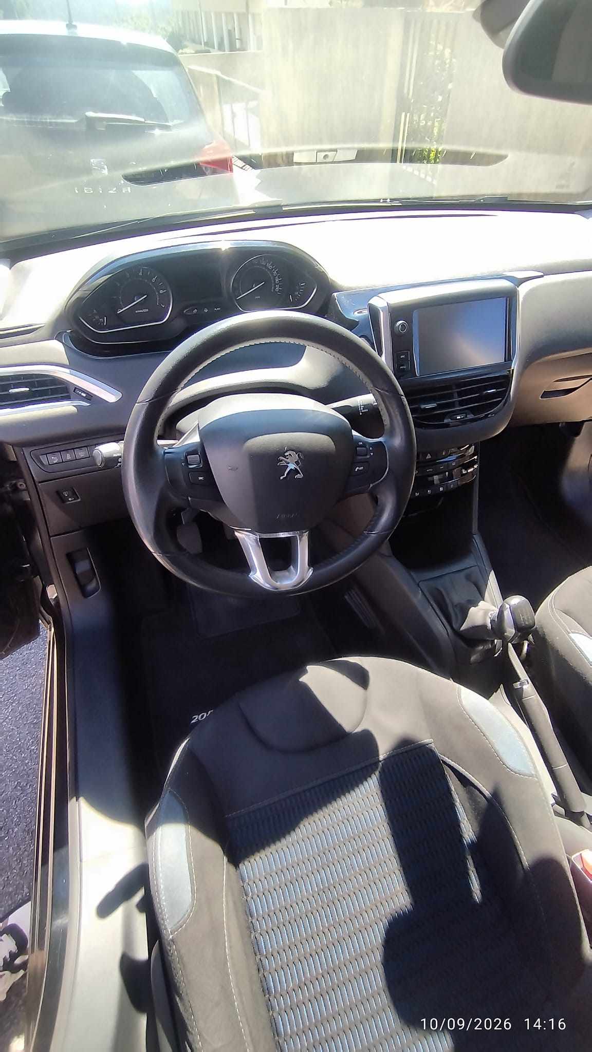peugeot-208-1-2-vti-2015-gasolina-1199cc