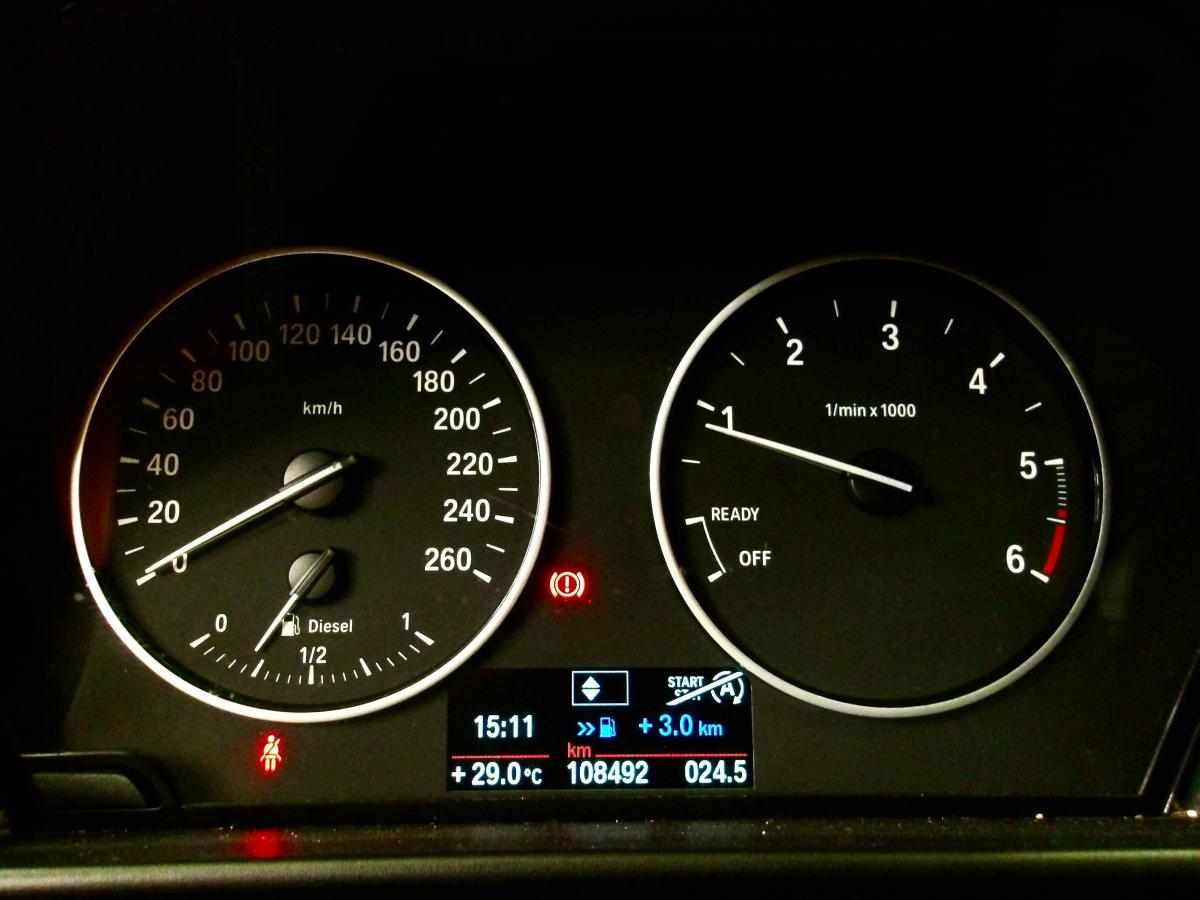 bmw-serie-1-116d-2013-diesel-1598cc