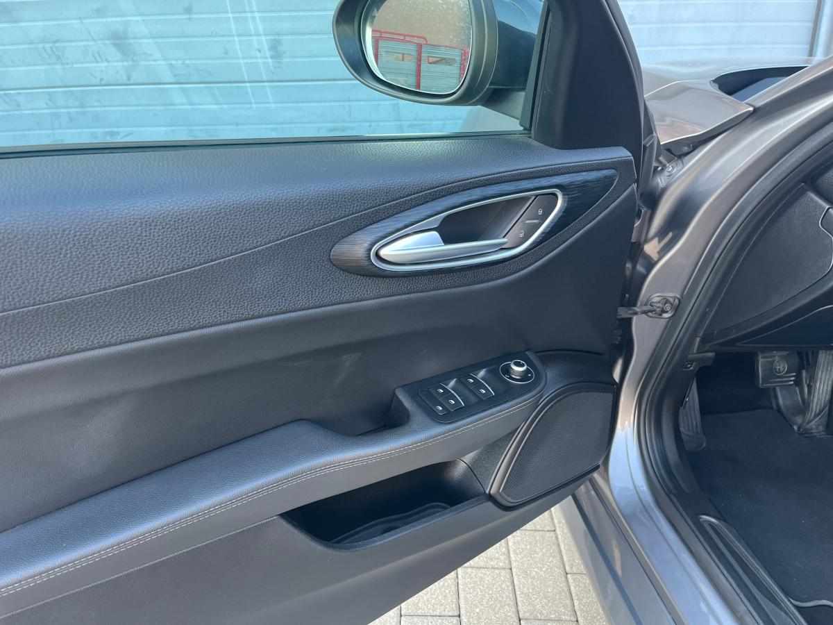 alfa-romeo-giulia-2-2-jtdm-2019-diesel-2143cc