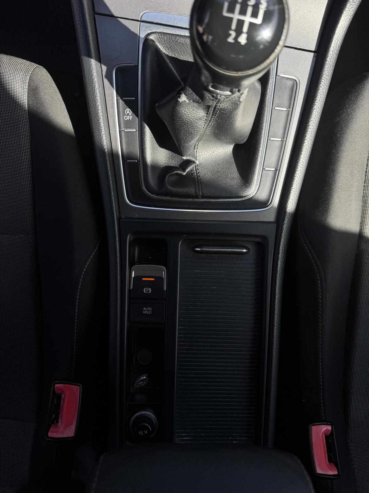 volkswagen-golf-1-6-tdi-bluemotion-2013-diesel-1598cc