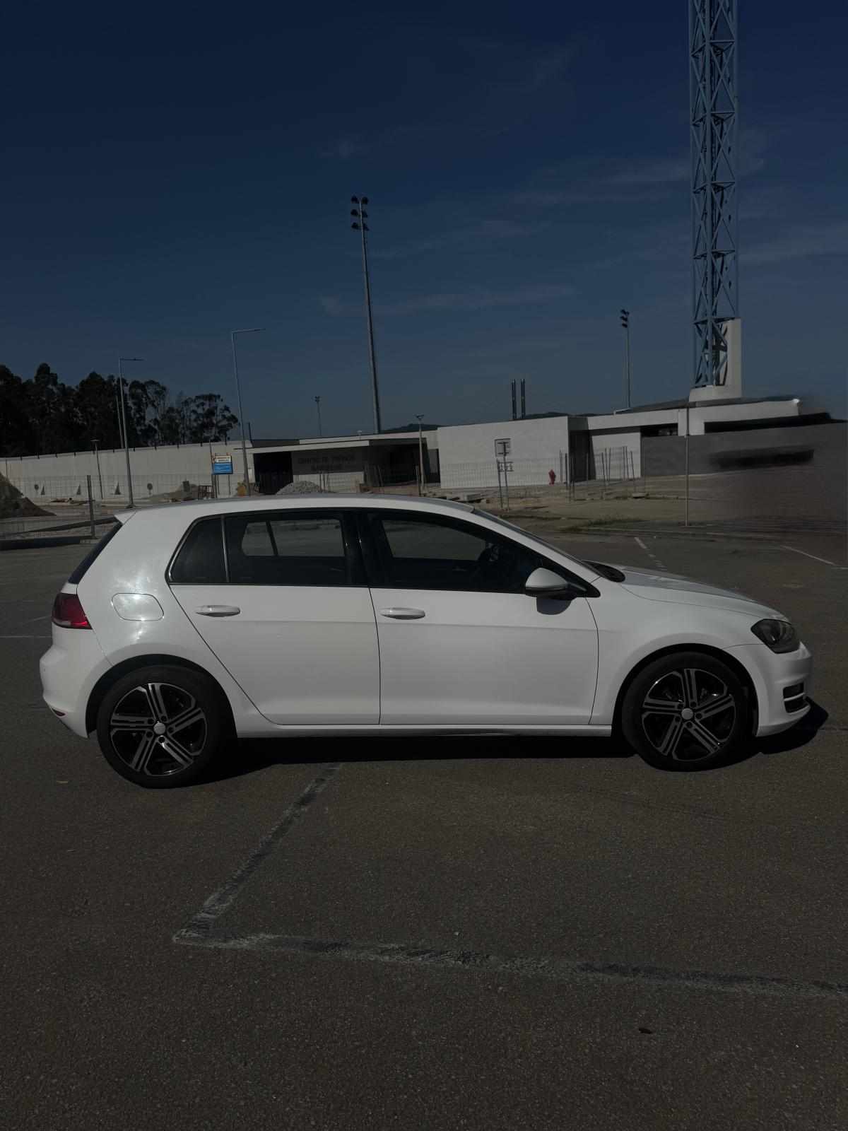 volkswagen-golf-1-6-tdi-bluemotion-2013-diesel-1598cc