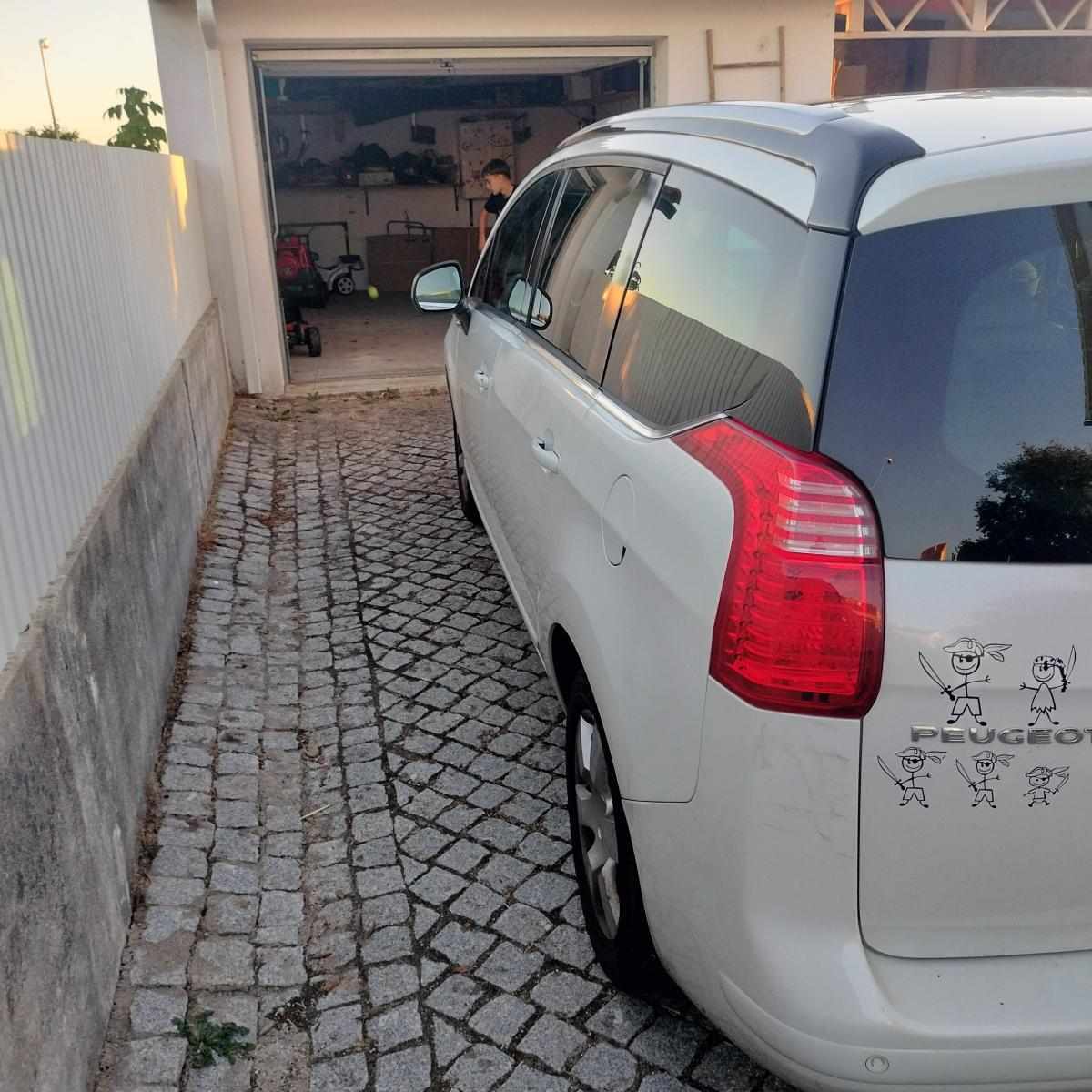 peugeot-5008-1-6-hdi-fap-2013-diesel-1560cc