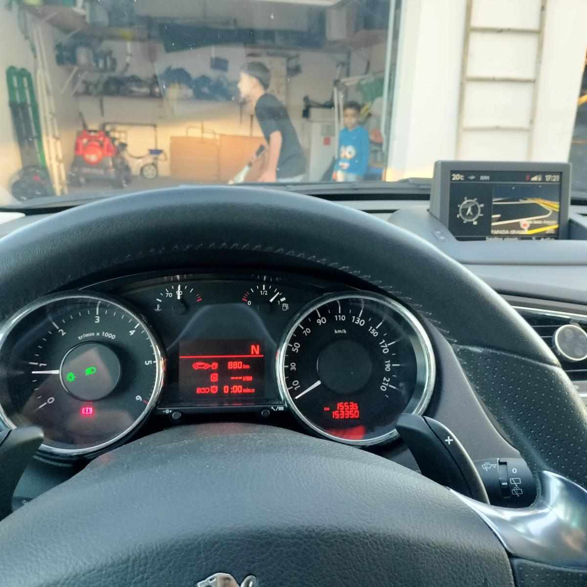 peugeot-5008-1-6-hdi-fap-2013-diesel-1560cc