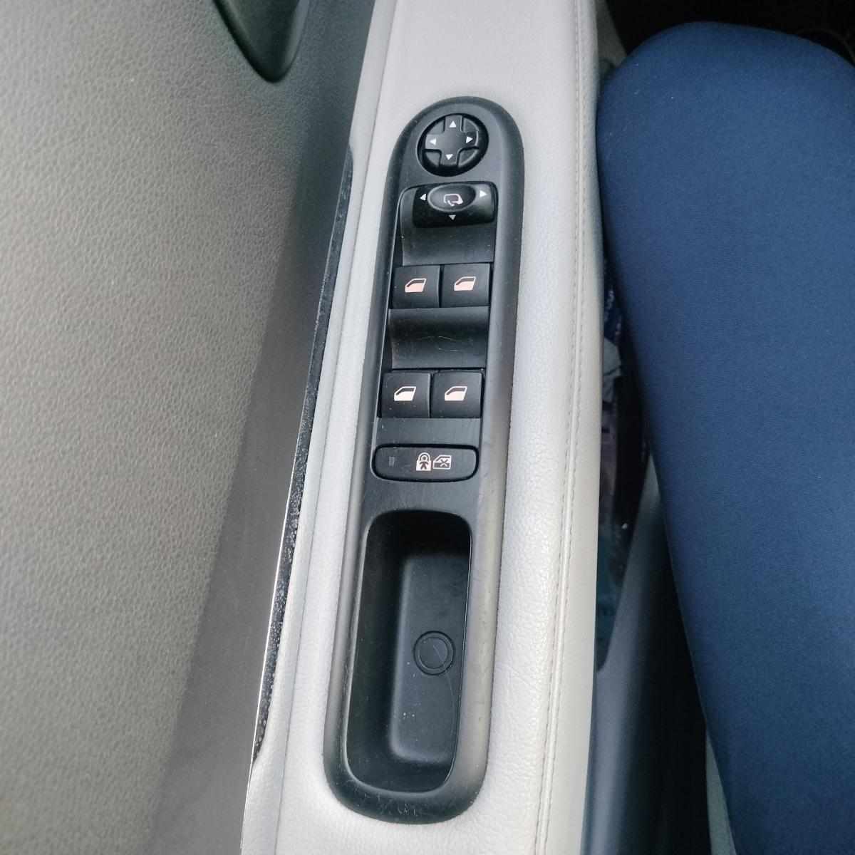 peugeot-5008-1-6-hdi-fap-2013-diesel-1560cc