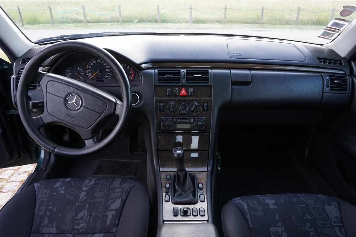 mercedes-benz-classe-e-e-220-cdi-1999-diesel-2151cc