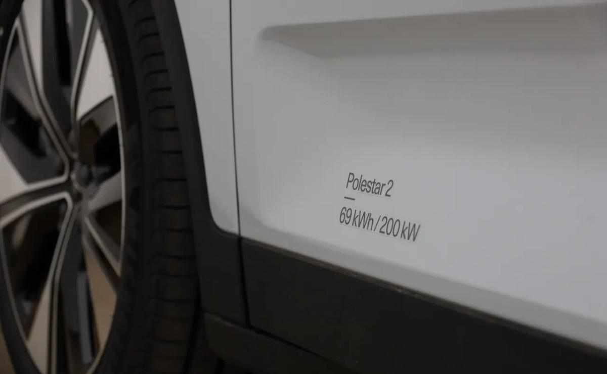 polestar-2-2024-eletrico
