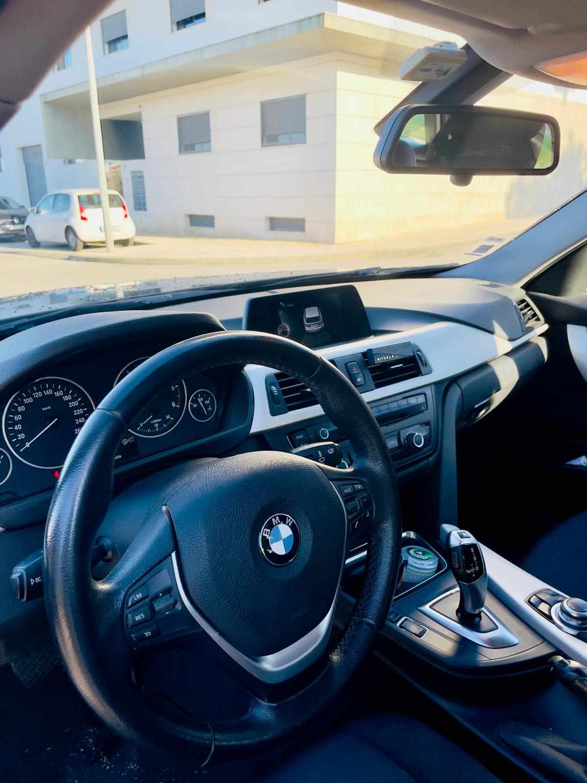 bmw-serie-3-318d-touring-2014-diesel-1995cc
