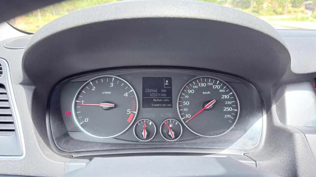 renault-laguna-2-0-dci-2012-diesel-1995cc
