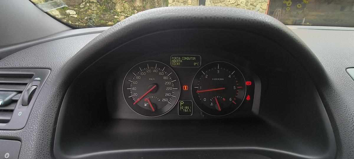 volvo-v50-d5-2-4-2008-diesel-2400cc