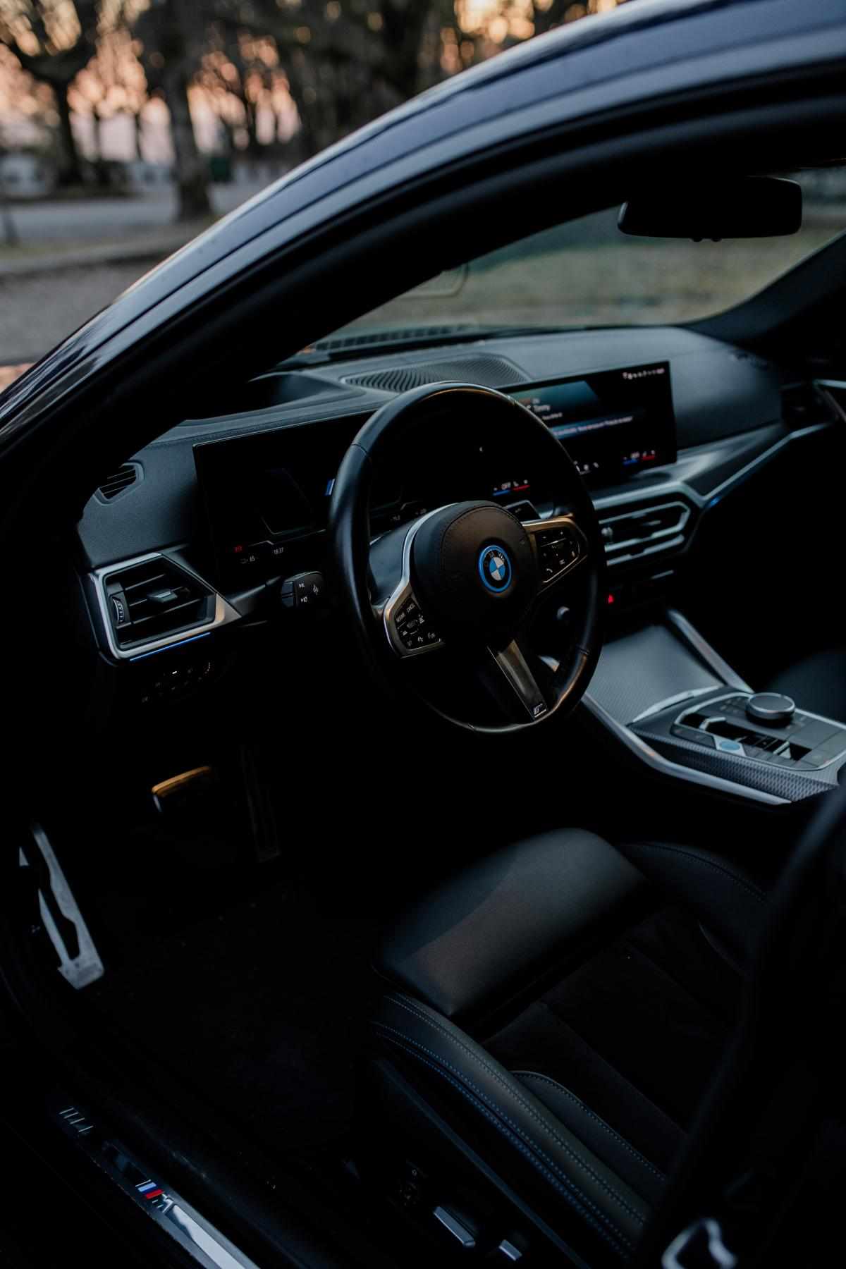 bmw-i4-i4-edrive40-83-9-kwh-2023-eletrico