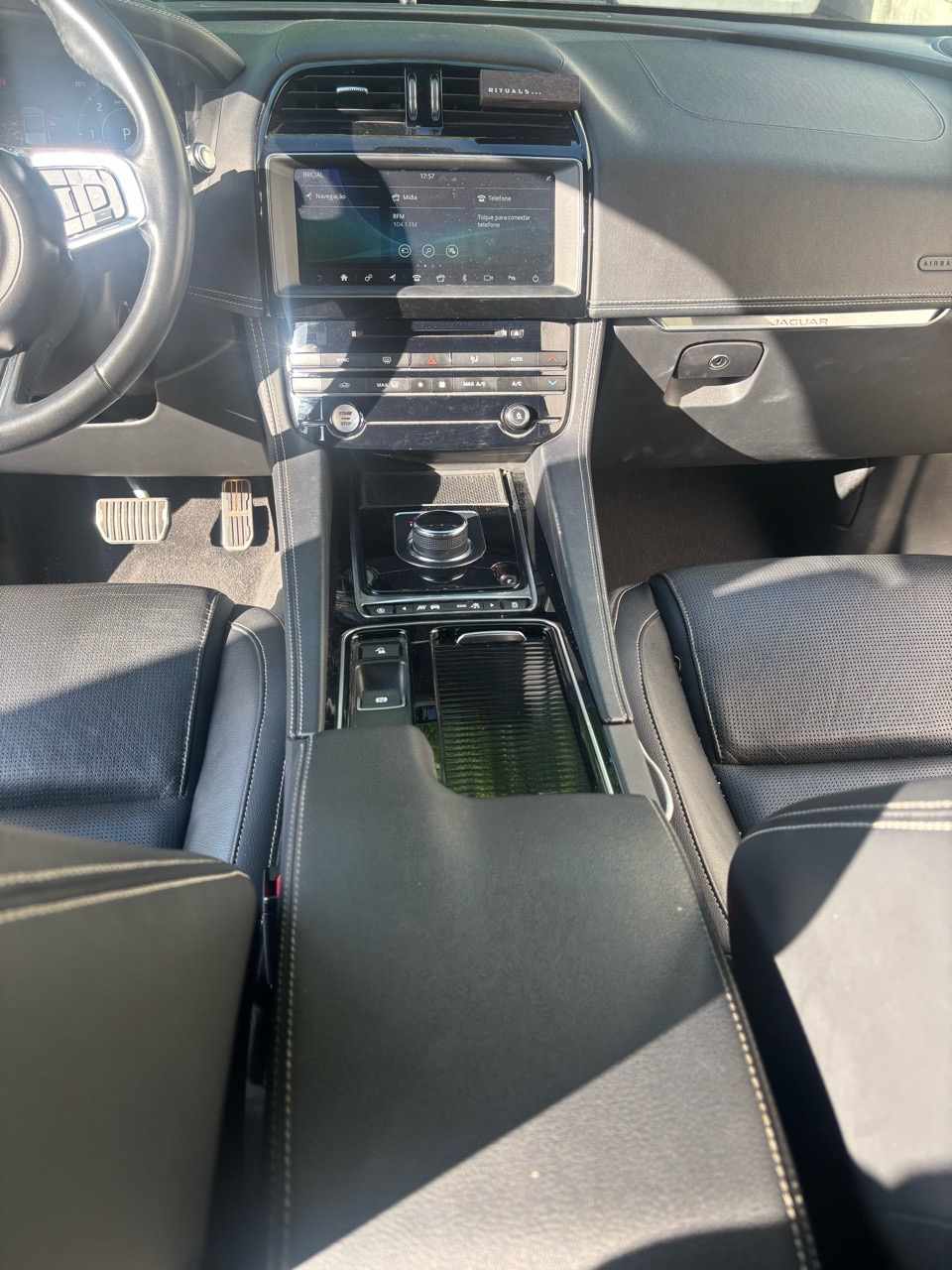 jaguar-f-pace-20d-2019-diesel-1999cc