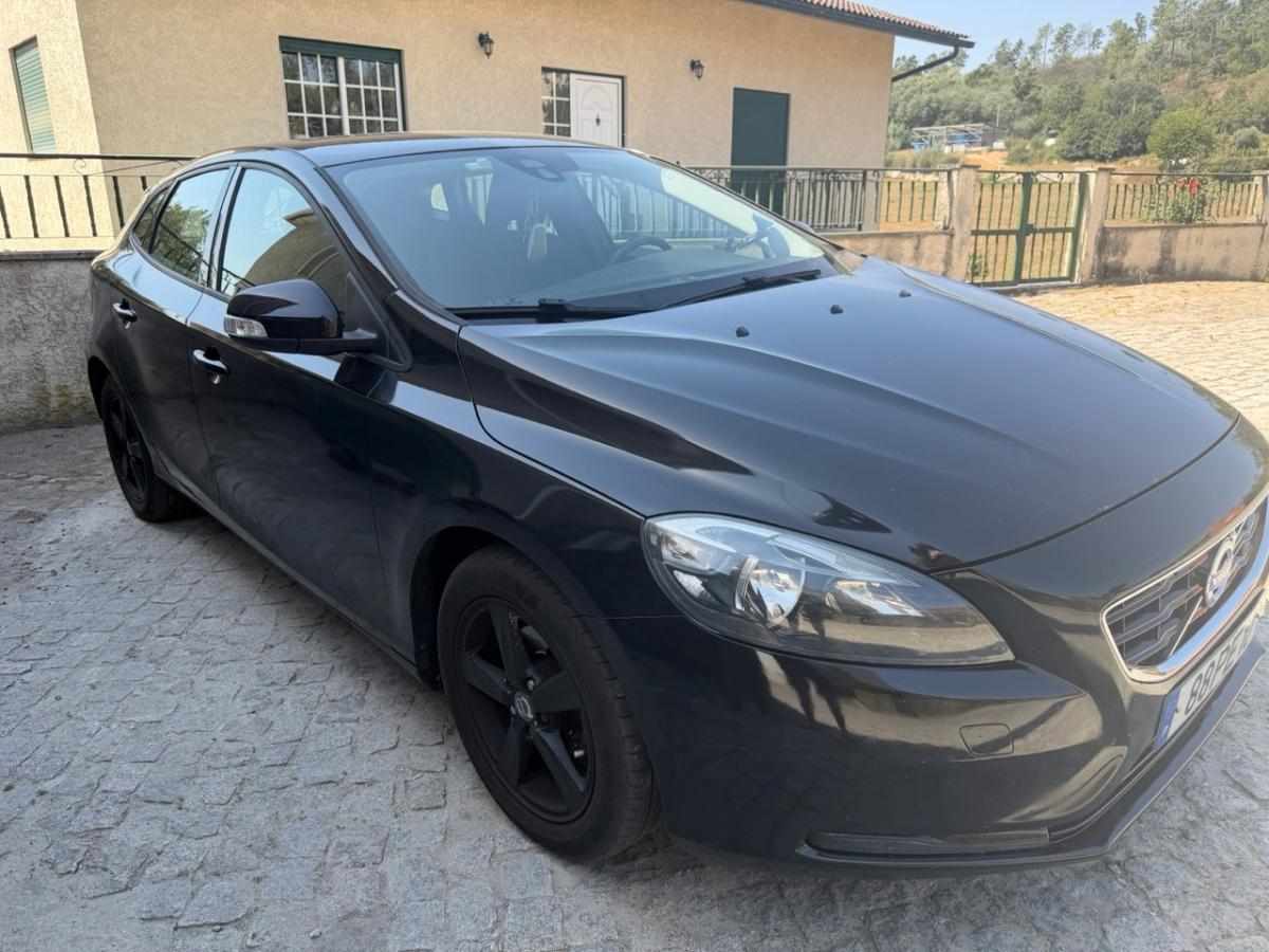 volvo-v40-d2-2014-diesel-1560cc