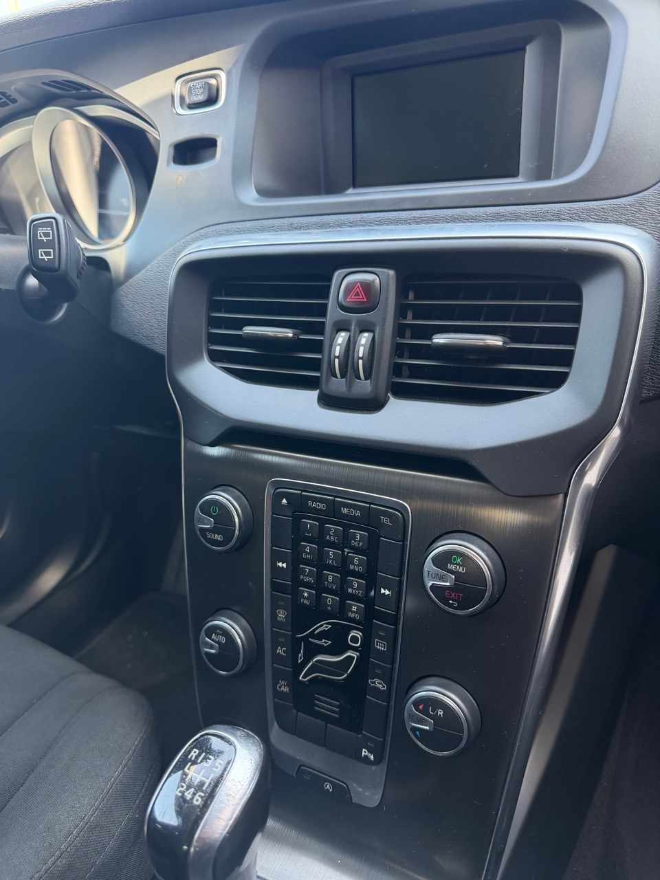 volvo-v40-d2-2014-diesel-1560cc