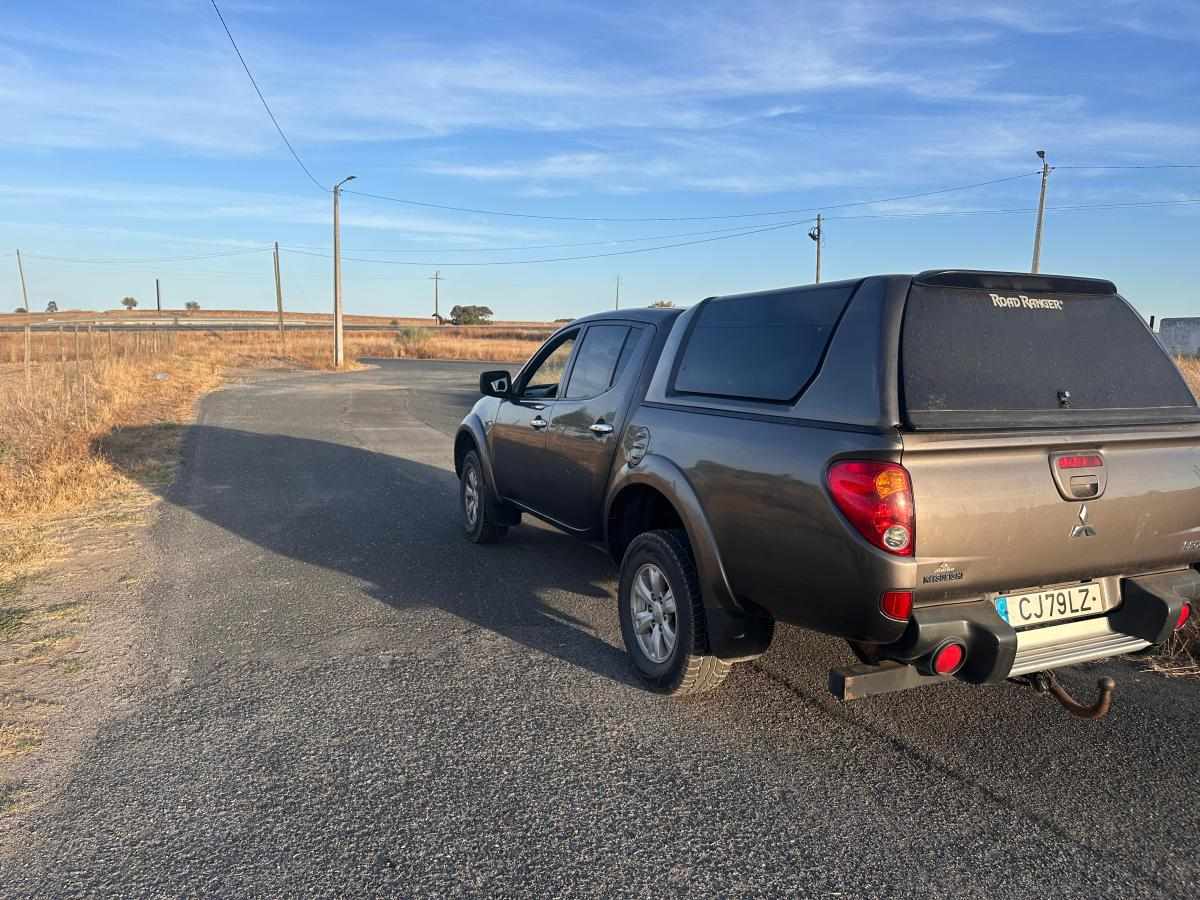 mitsubishi-l200-2-5-awd-2012-diesel-2477cc