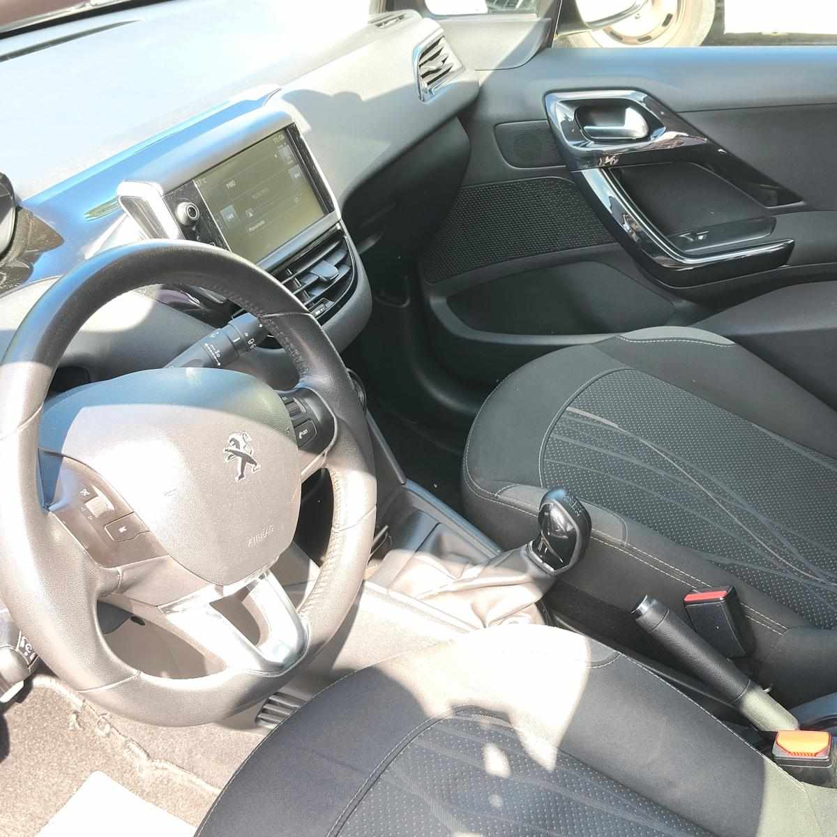 peugeot-208-1-4-hdi-2014-diesel-1398cc