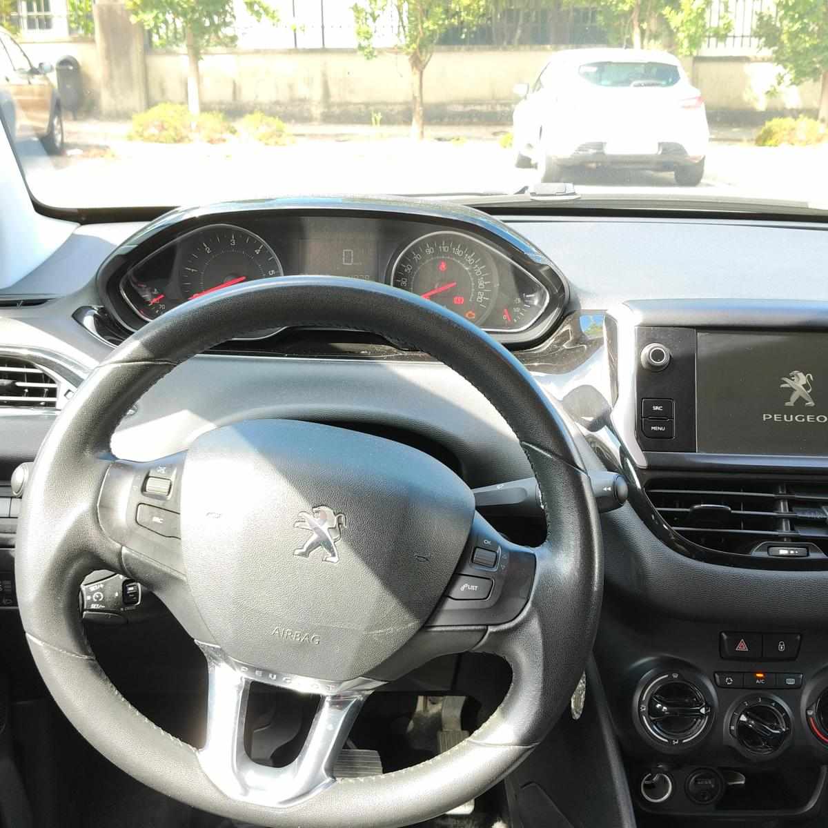 peugeot-208-1-4-hdi-2014-diesel-1398cc