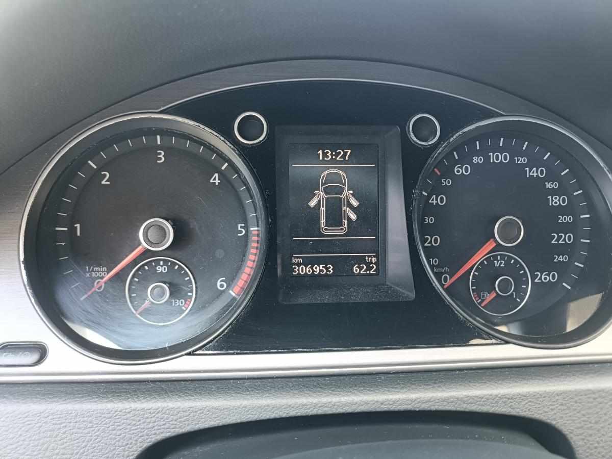 volkswagen-passat-variant-1-6-2013-diesel-1598cc
