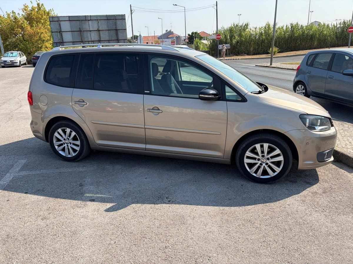 volkswagen-touran-1-6-tdi-2012-diesel-1598cc