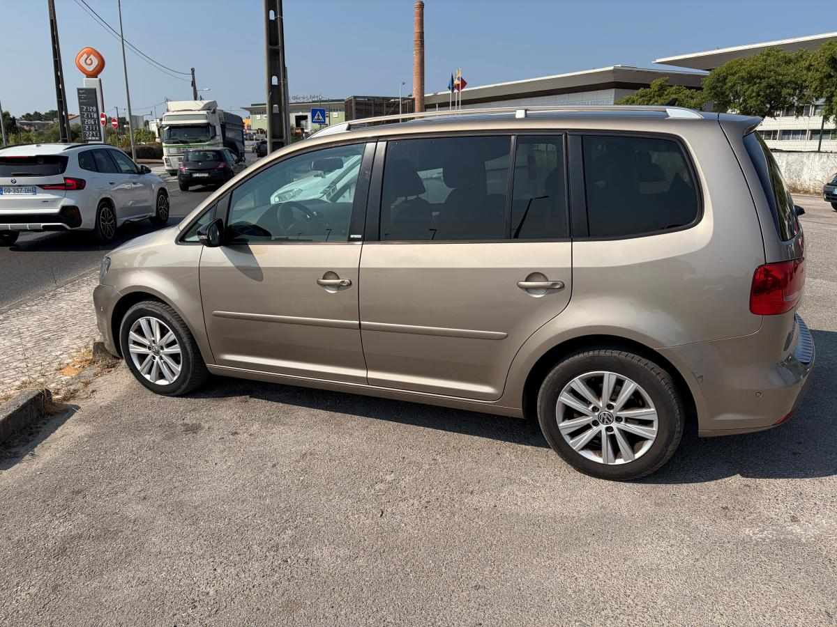 volkswagen-touran-1-6-tdi-2012-diesel-1598cc