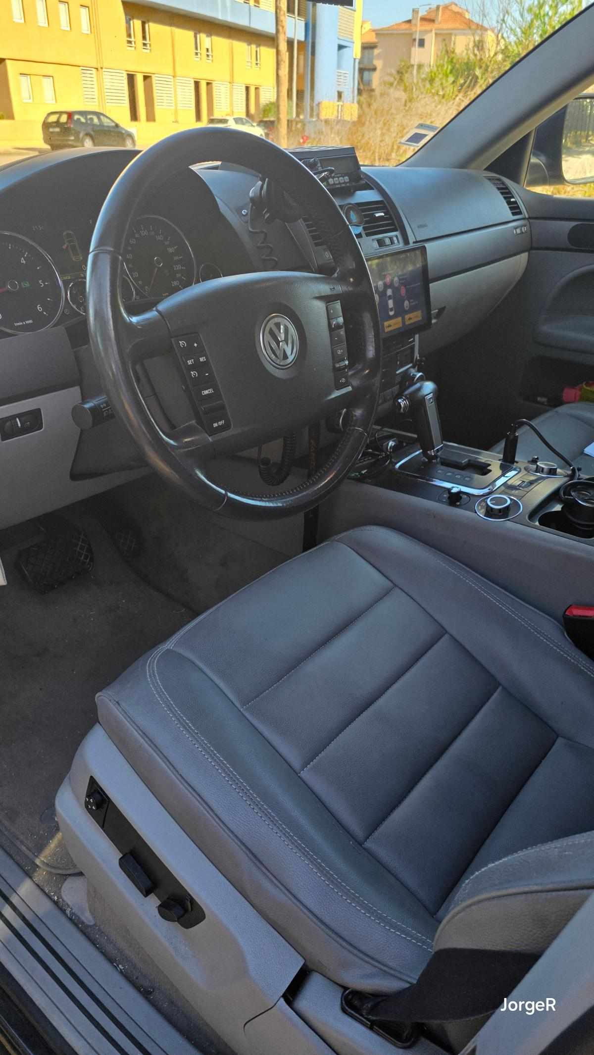 volkswagen-touareg-3-0-tdi-v6-bluemotion-4motion-2009-diesel-2967cc