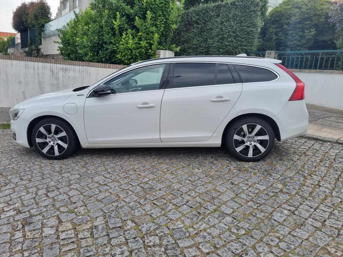 volvo-v60-d6-plug-in-hybrid-2-4-awd-2013-diesel-2400cc