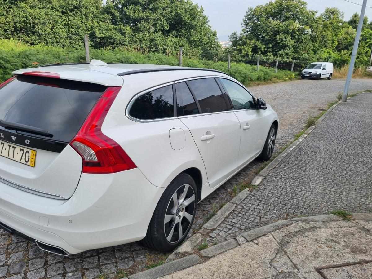 volvo-v60-d6-plug-in-hybrid-2-4-awd-2013-diesel-2400cc