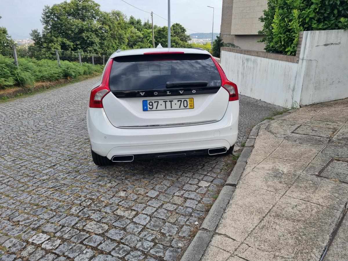 volvo-v60-d6-plug-in-hybrid-2-4-awd-2013-diesel-2400cc