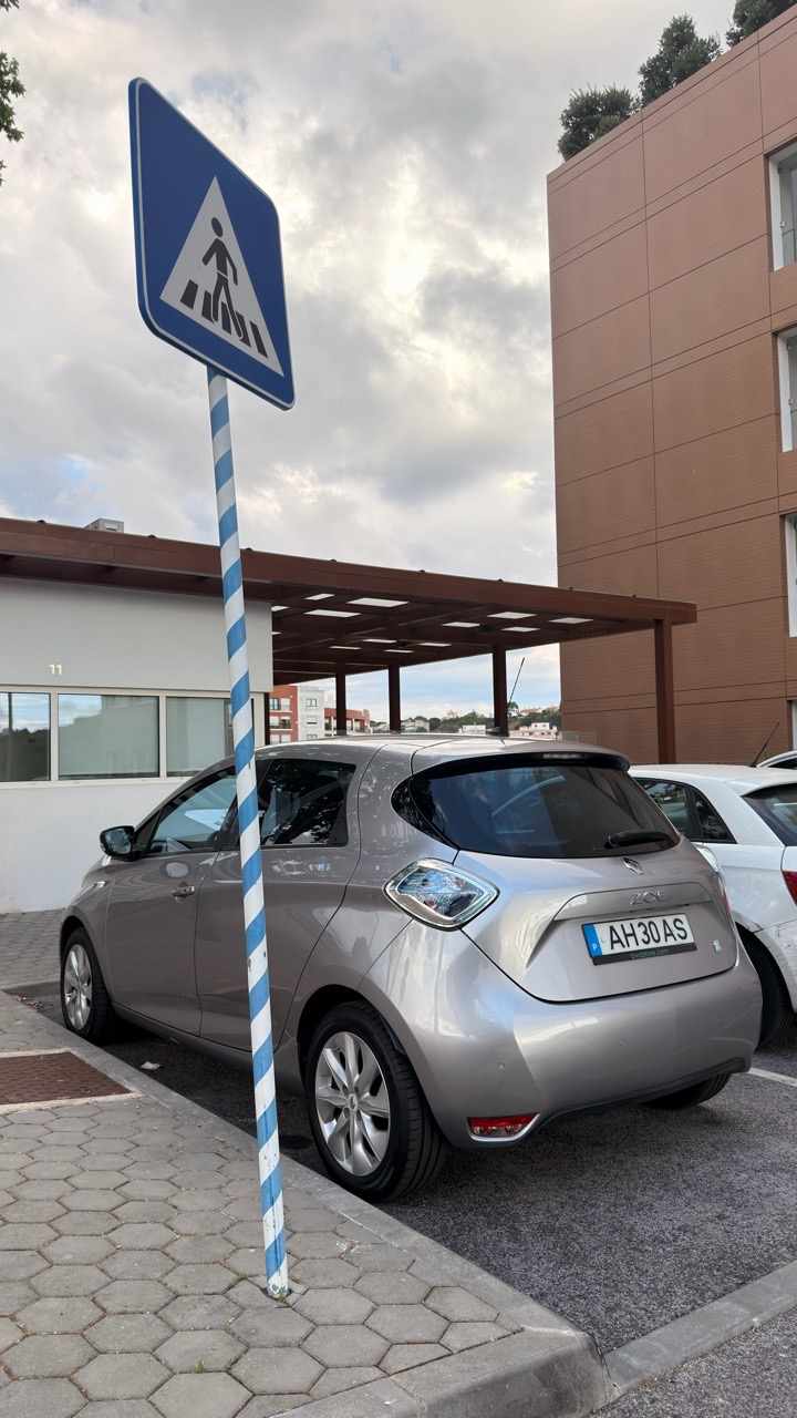 renault-zoe-r240-22-kwh-2015-eletrico