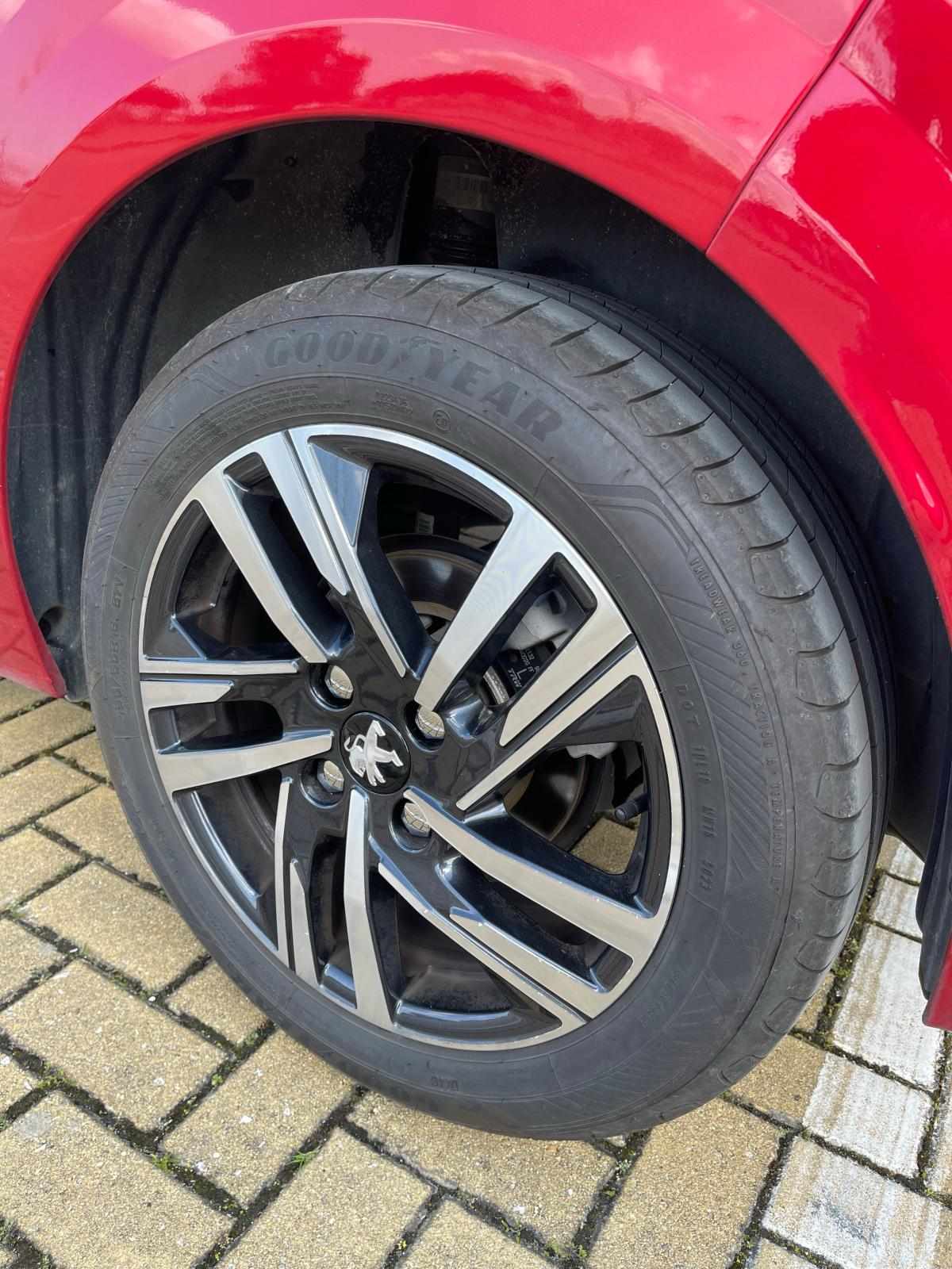 peugeot-208-1-2-puretech-2021-gasolina-1199cc