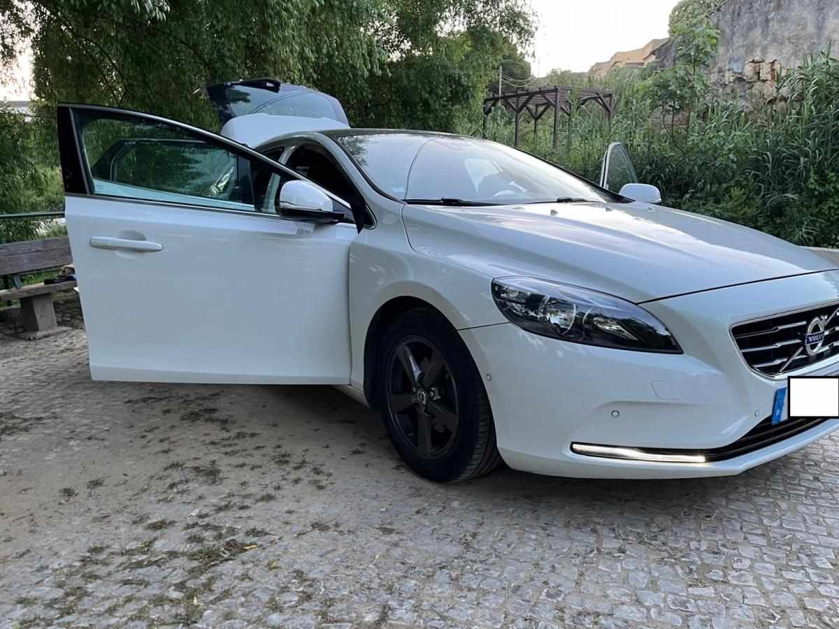 volvo-v40-d2-2013-diesel-1560cc
