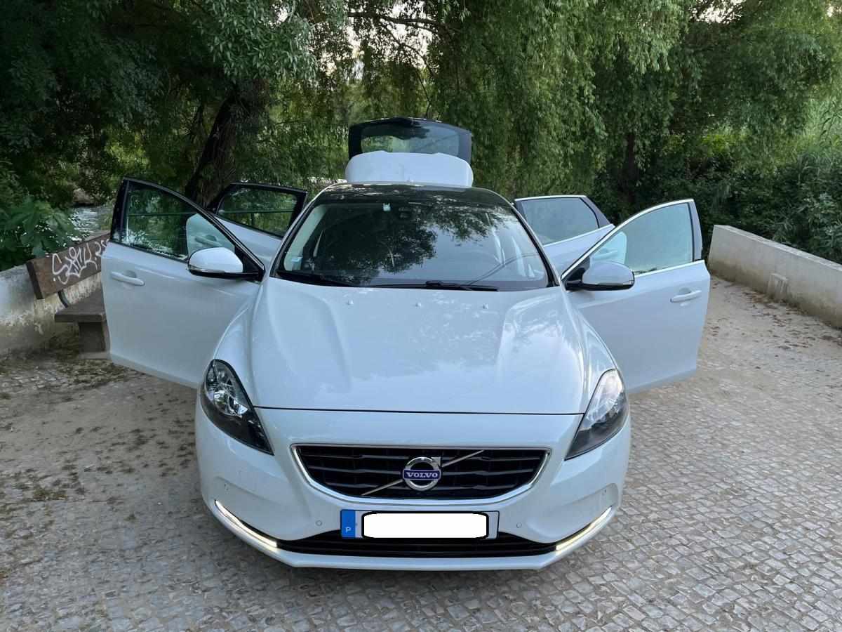 volvo-v40-d2-2013-diesel-1560cc