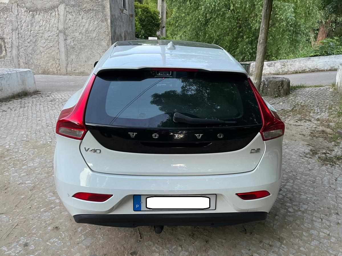 volvo-v40-d2-2013-diesel-1560cc