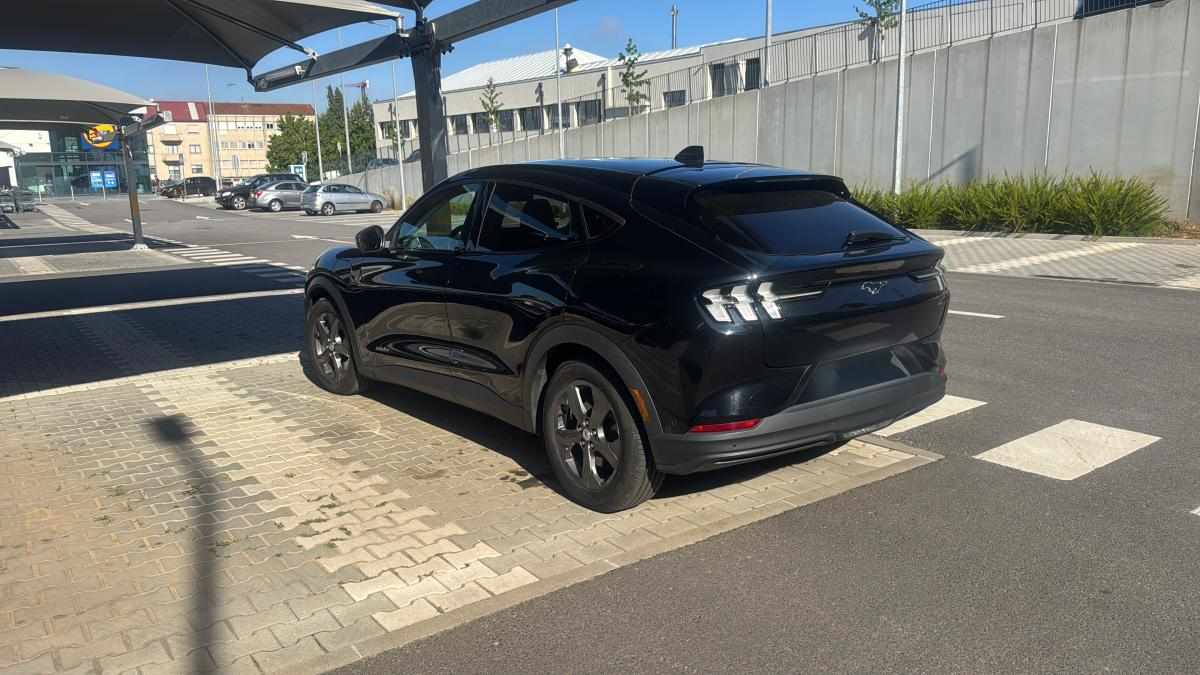 ford-mustang-mach-e-long-range-2021-eletrico