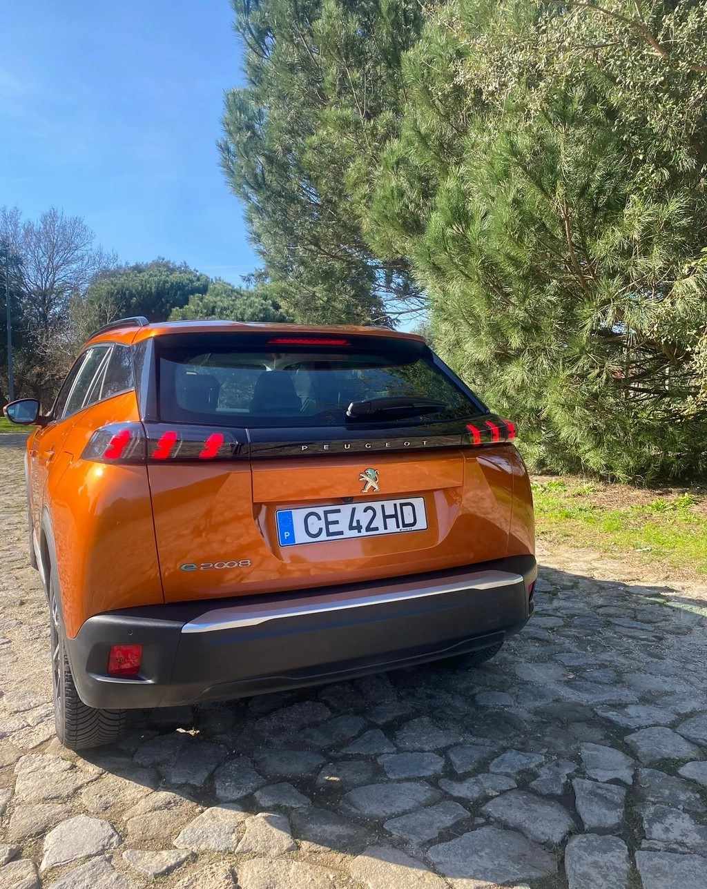 peugeot-e-2008-allure-ev-50kwh-2021-eletrico