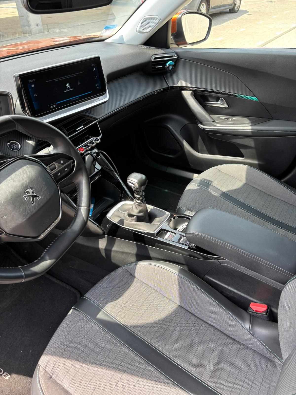 peugeot-2008-1-2-puretech-2021-gasolina-1199cc