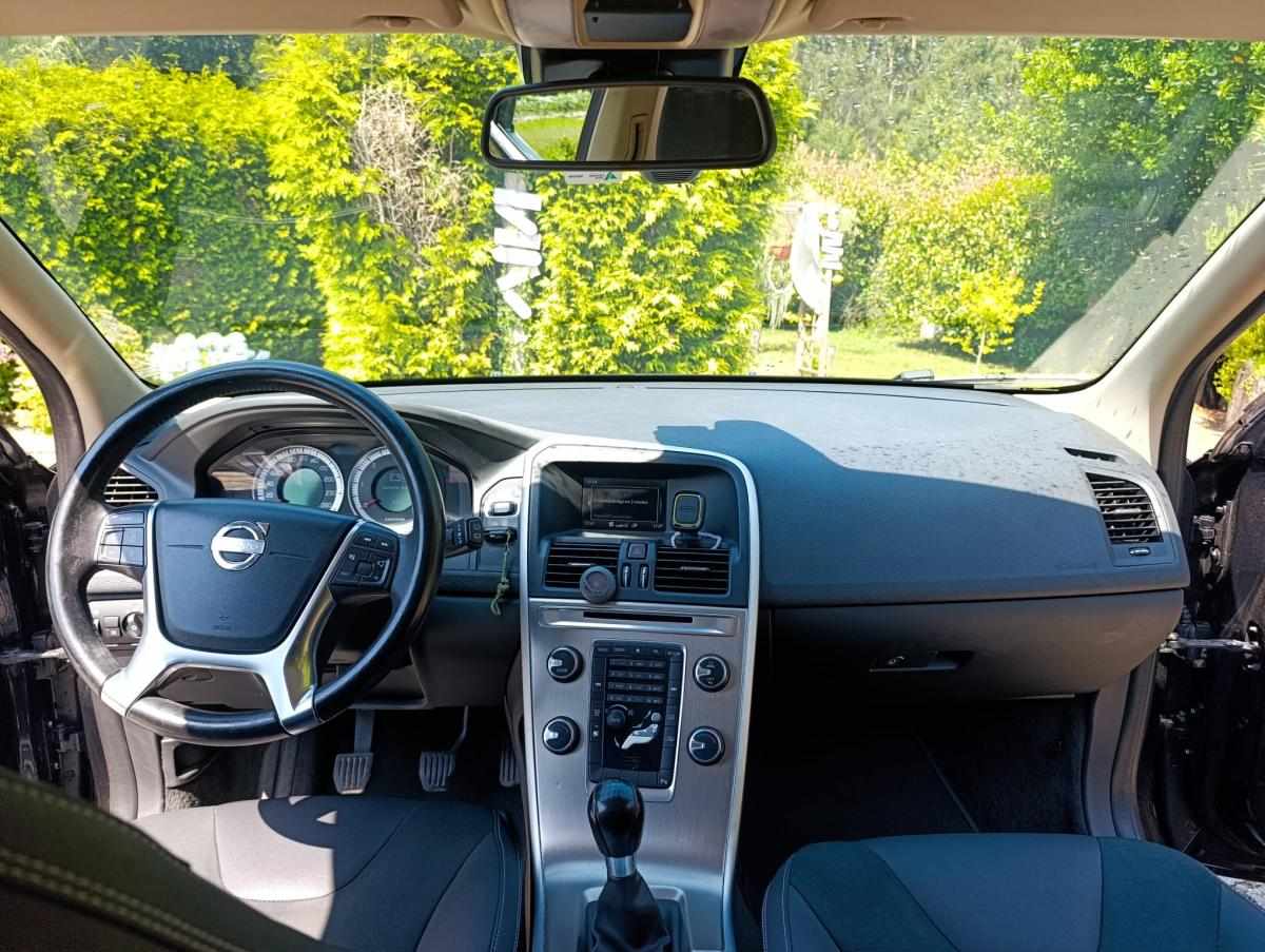 volvo-xc60-2-4d-awd-2010-diesel-2401cc