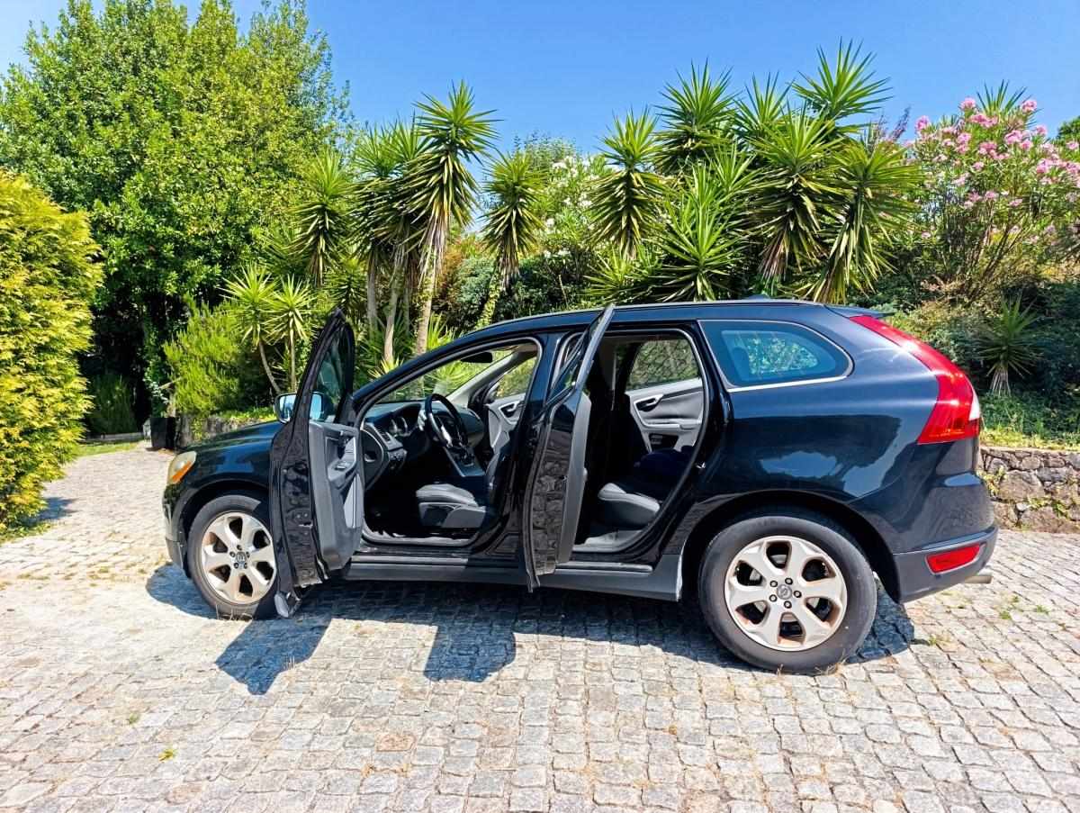volvo-xc60-2-4d-awd-2010-diesel-2401cc