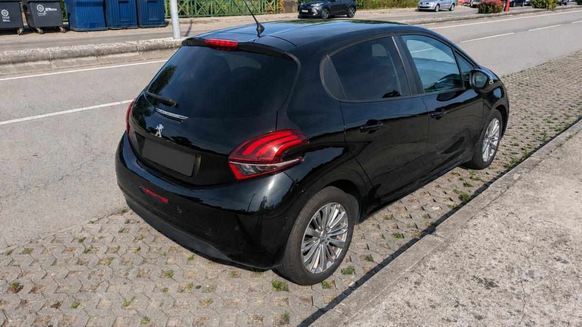 peugeot-208-1-6-bluehdi-2017-diesel-1560cc