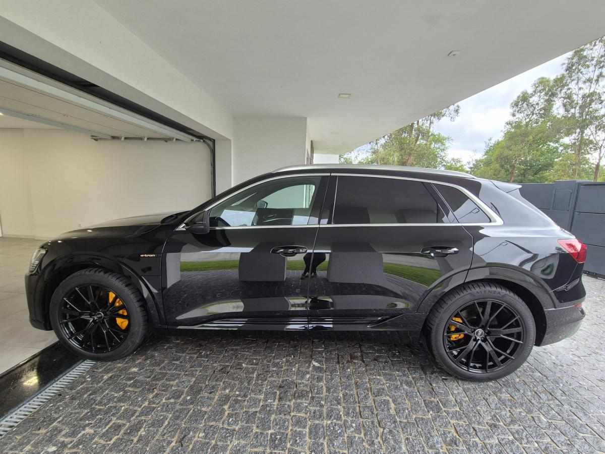 audi-e-tron-50-quattro-2022-eletrico
