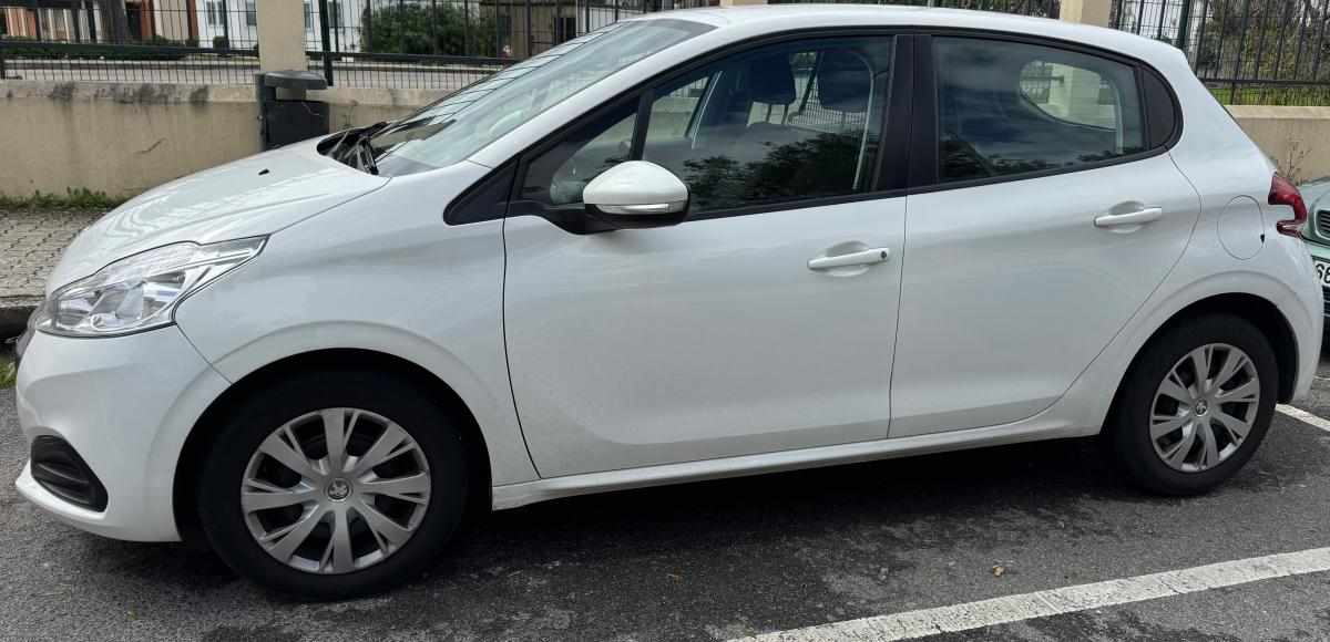 peugeot-208-1-5-102cv-2019-diesel-1499cc