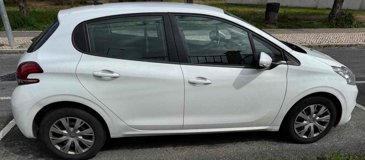peugeot-208-1-5-102cv-2019-diesel-1499cc