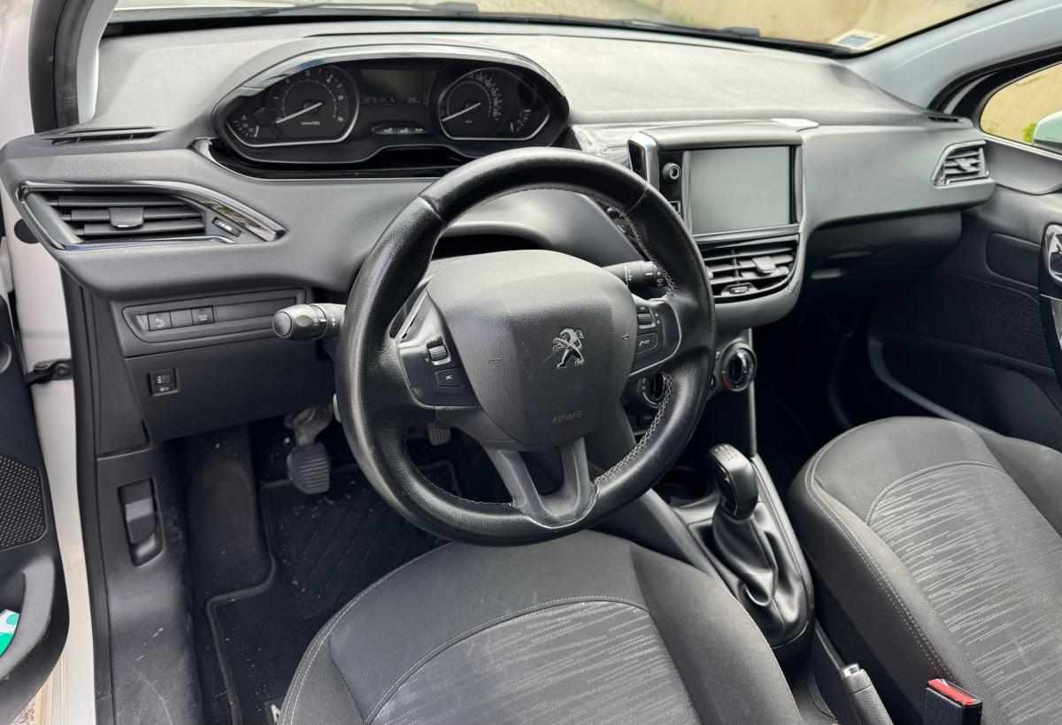 peugeot-208-1-5-102cv-2019-diesel-1499cc