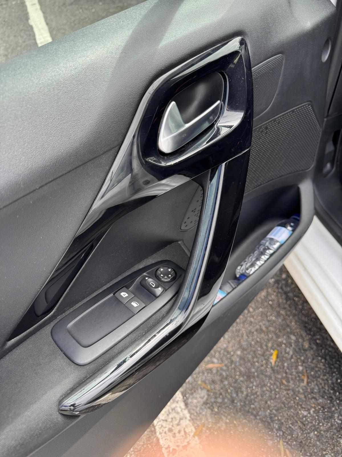 peugeot-208-1-5-102cv-2019-diesel-1499cc