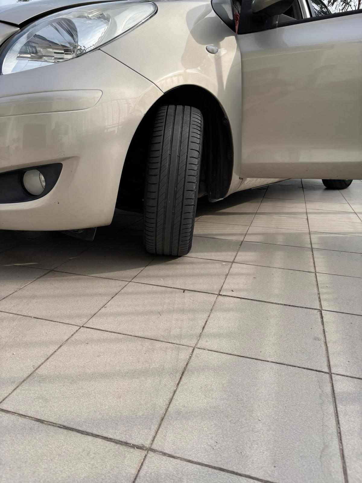 toyota-yaris-1-33-dual-vvt-i-2009-gasolina-1329cc