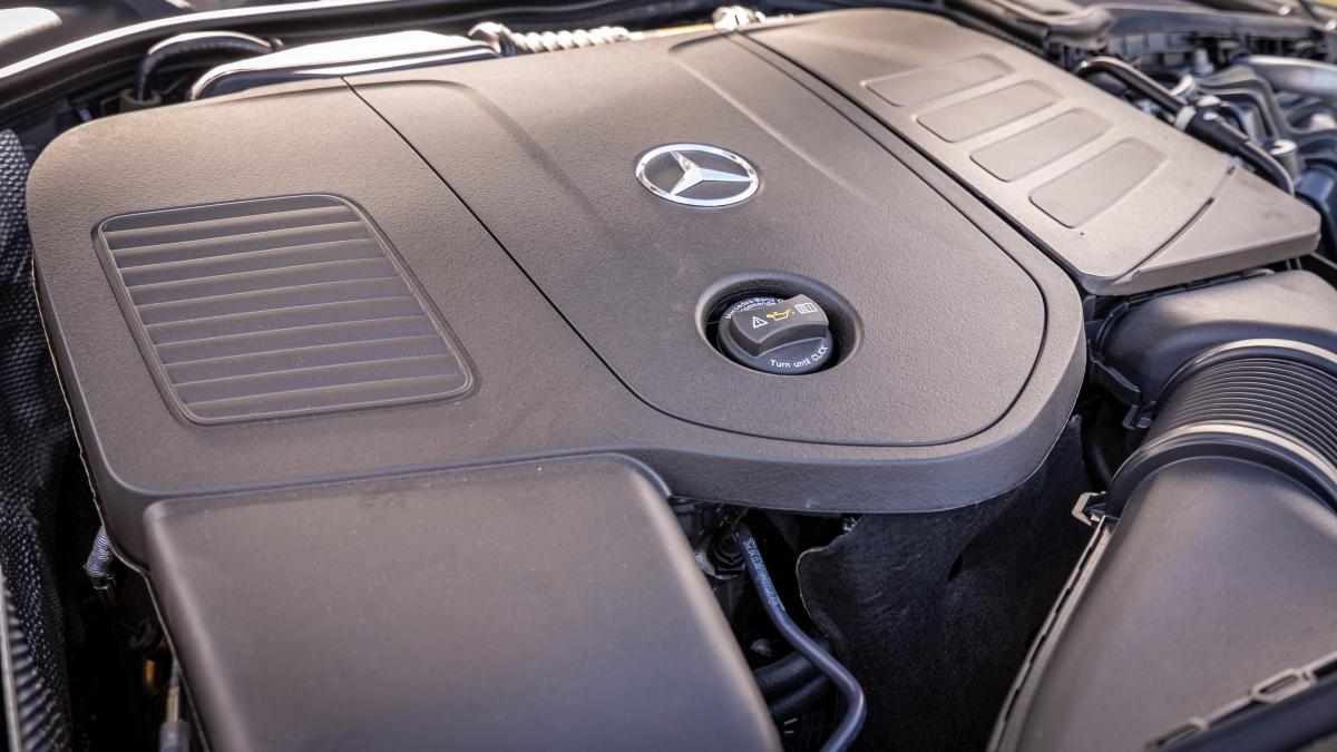 mercedes-benz-classe-c-c-300-e-2023-gasolina-1999cc